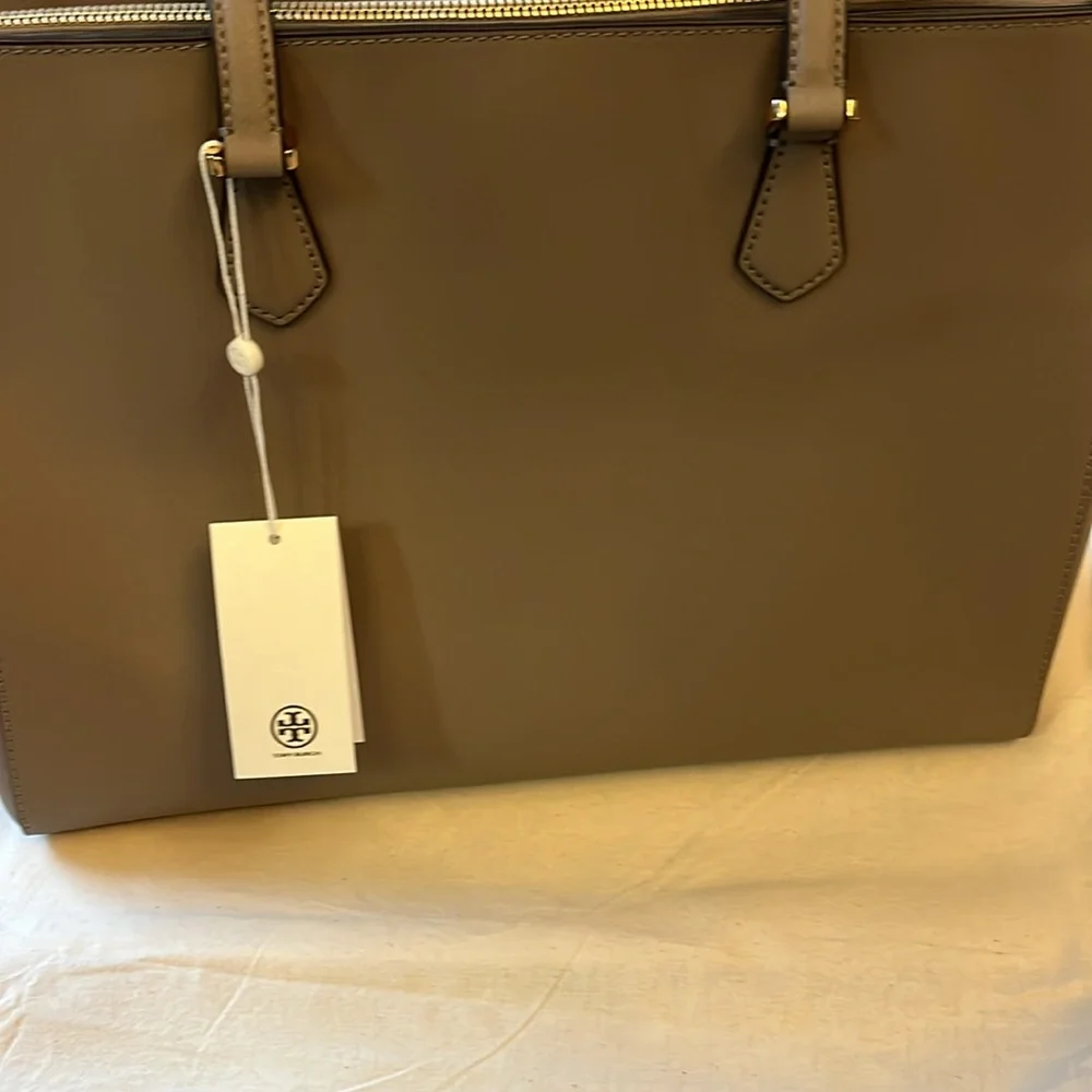 Tory Burch Robinson Large Tote - Picture 4 of 6